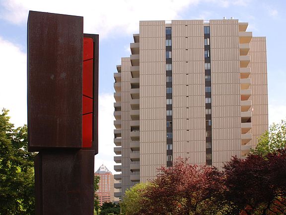 Lincoln Tower with on-site sculpture