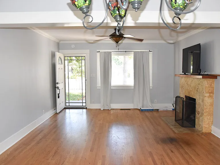 166 N Cambridge St — Photo 8