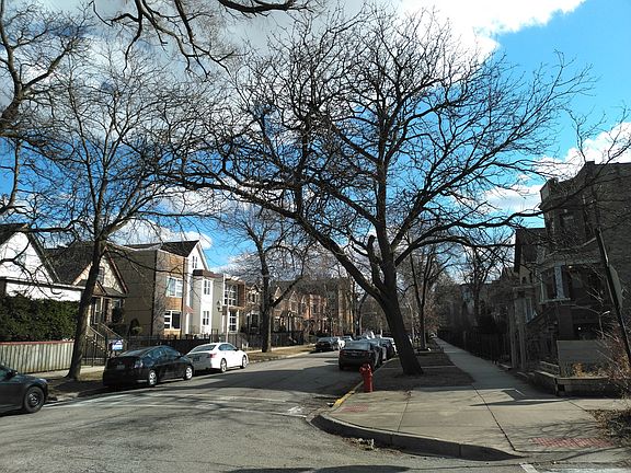 5th image of 2049 N Whipple St
