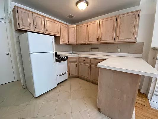 4th image of 41 W 85th St #2A4