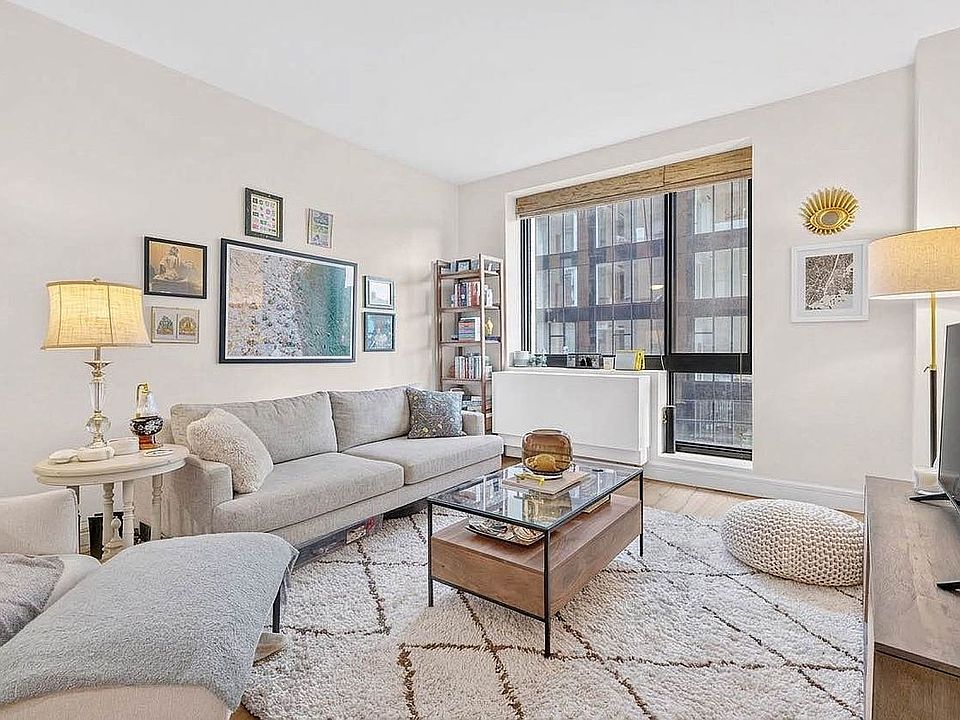 1st image of 25-21 43rd Ave #302