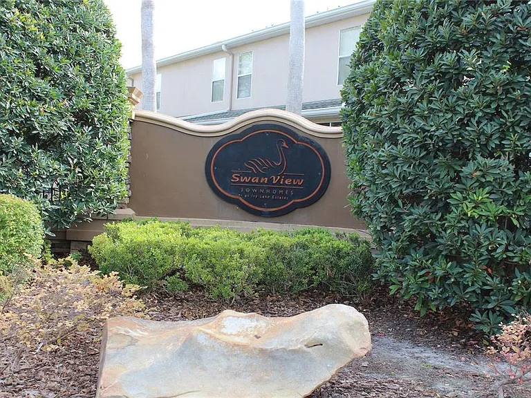 16320 Swan View Cir — Photo 32