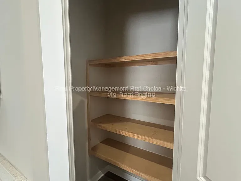 1736 E Decarsky Ct — Photo 12