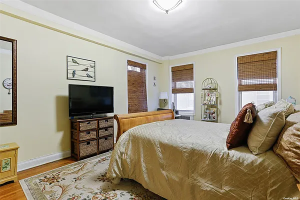 Sold by Daniel Gale Sotheby's International Realty | media 11