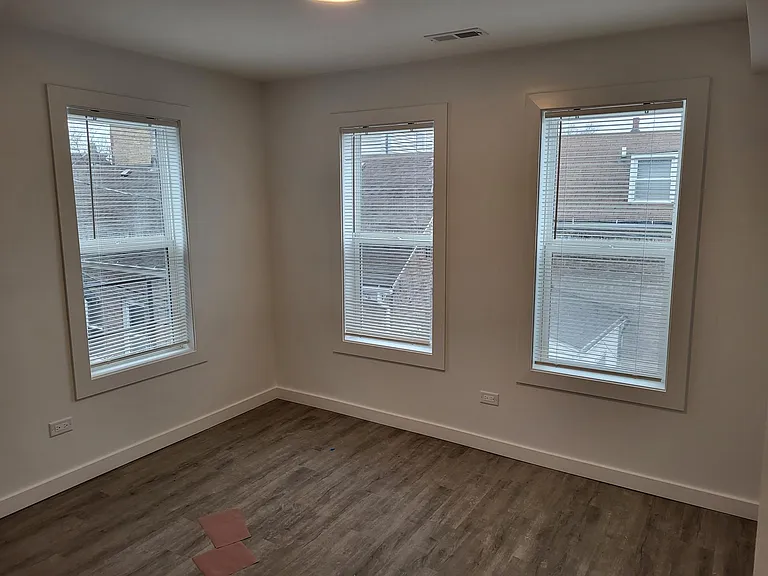 1916 S Leavitt St #2R — Photo 9