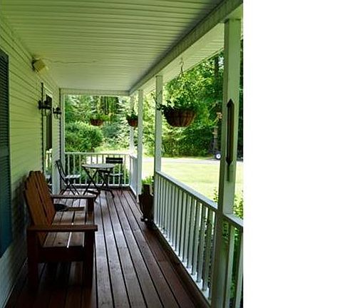 4th image of 130 Dubois St