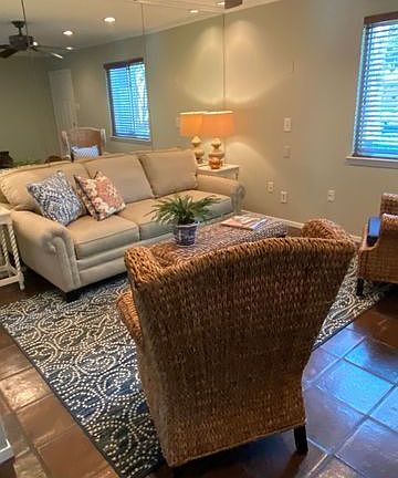 4th image of 102 Vassar Ln APT 4