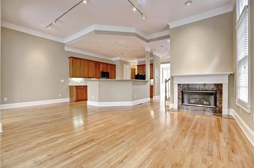 4 bed, 4.0 bath, 3271 sqft, $3,600 — Photo 3