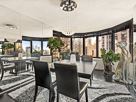 4th image of 330 E 38th St APT 26F