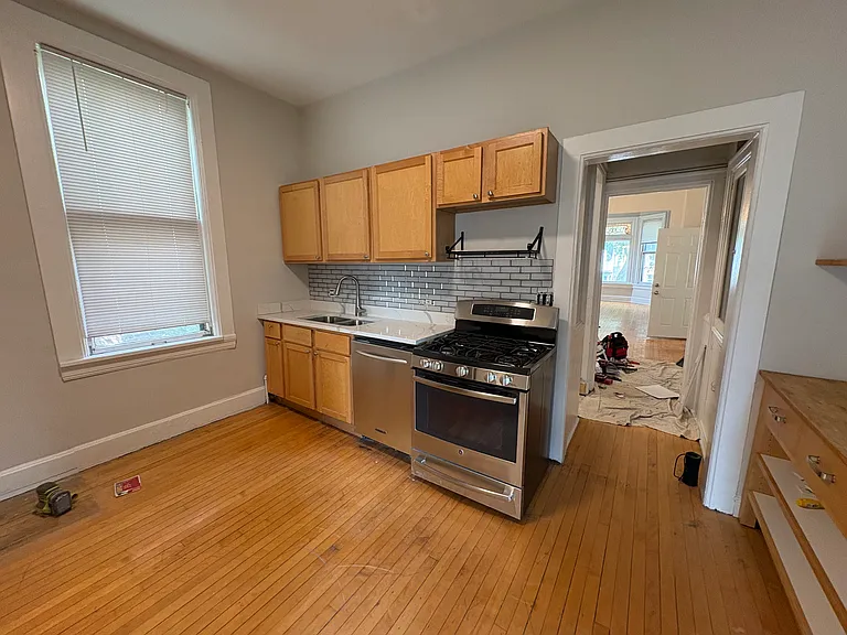 1113 W Wellington Ave #1 — Photo 5