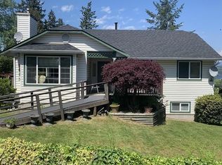 5693 Porpoise Bay Rd, Sechelt, BC V0N 3A3