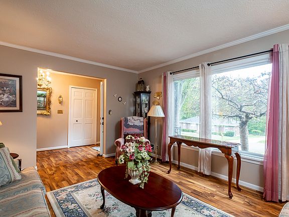 4th image of 8910 Mountain Brook Dr