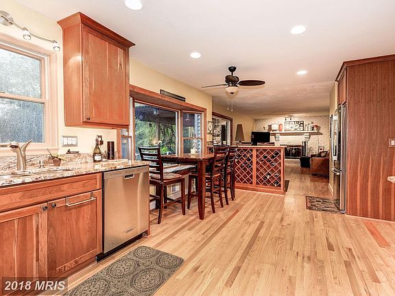 4th image of 18109 Hollingsworth Dr