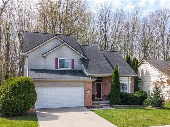 7956 Thornhill Dr, Ypsilanti, MI 48197