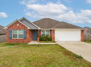 2113 Ridge St, Gentry, AR 72734