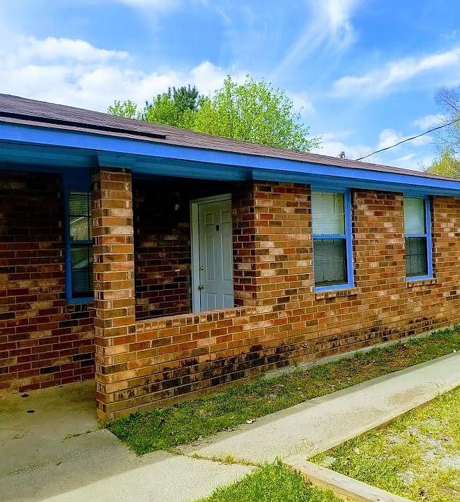 1st image of 132 Stoneybrooks Pl