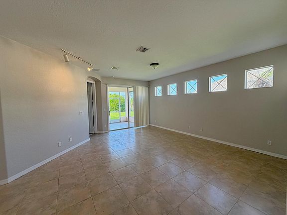 3rd image of 434 N Tangerine Sq SW