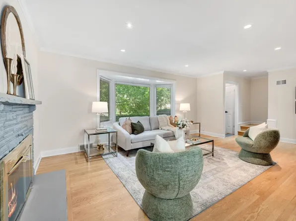 6261 N Bay Ridge AVENUE, Whitefish Bay, WI 53217