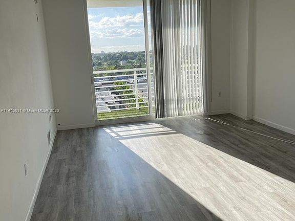2nd image of 2775 NE 187th St APT 610