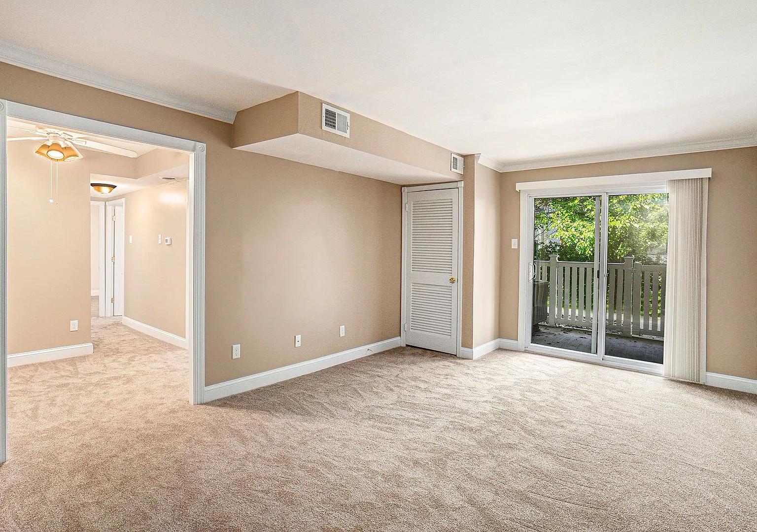 Maple Court Apartments — Photo 4