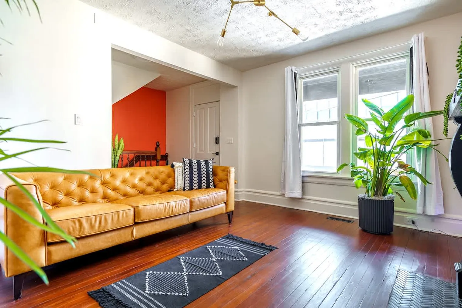 2 bed, 1.0 bath, 1194 sqft, $3,747 — Photo 1