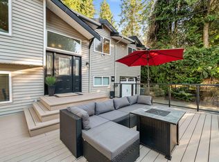 2722 Bayview St, Surrey, BC V4A2Z4