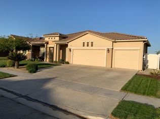 925 S Kenneth Ave, Kerman, CA 93630