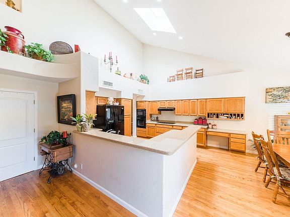 Kitchen (Reference only. Pvd-MLS)