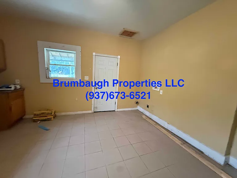 1027 Park Ave — Photo 15