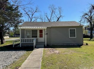 419 England St, Lonoke, AR 72086