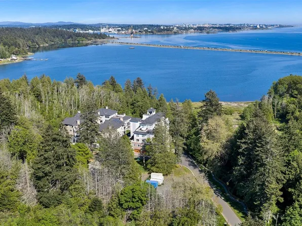 3111 A Havenwood Ln #103, Colwood, BC V9C 0M7
