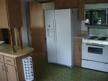 2nd image of 10339 Dickens St
