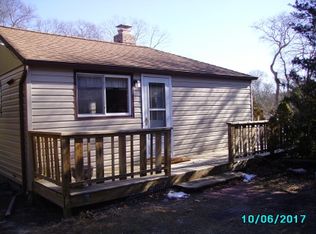 3 Loetscher Ln, Hampton Bays, NY 11946