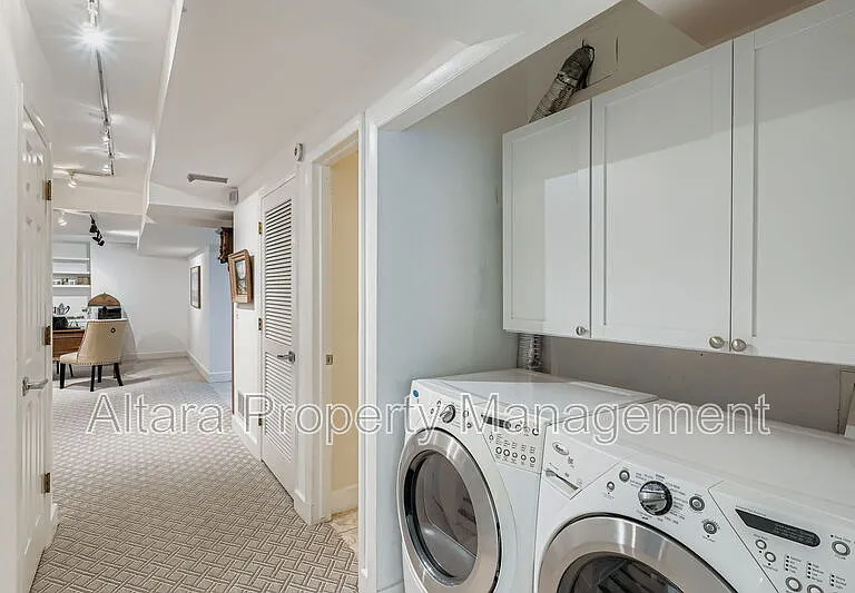 287 S Holly St — Photo 20