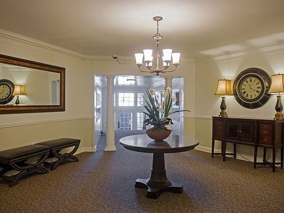 2nd image of 2621 N Moreland Blvd APT 209