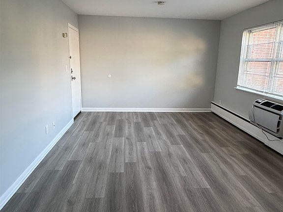 3rd image of 325 Essex St Unit K