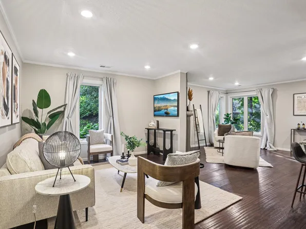 200 2nd St NE, Minneapolis, MN 55413