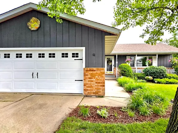 1400 W 97th Pl, Crown Point, IN 46307