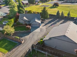 237 Cambridge Dr, Sutherlin, OR 97479