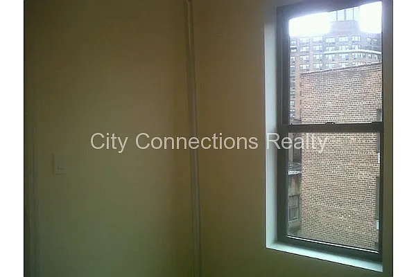 Rented by City Connections Realty | media 27