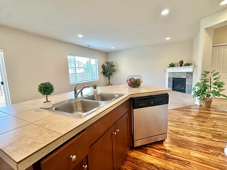 2671 Laura Vista Dr NW — Photo 37