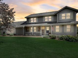 W241S5940 Autumn Haze Ct, Waukesha, WI 53189