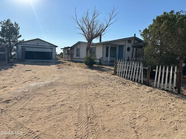 10239 12th St W, Mojave, CA 93501