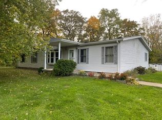 6005 E Lincoln Trail Rd, Fithian, IL 61844