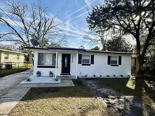 2540 W 25th St Photo 1