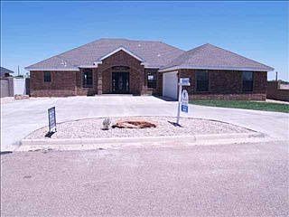1st image of 1335 Oakwood Cir