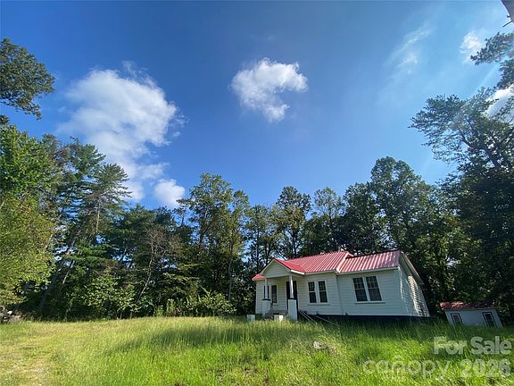 2nd image of 615 Vine Arden Rd