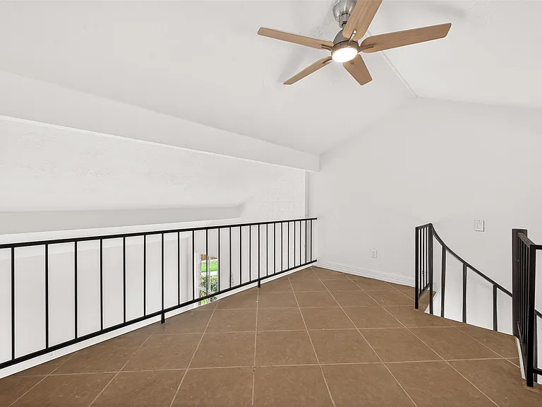 8632 Maplecrest Dr — Photo 18