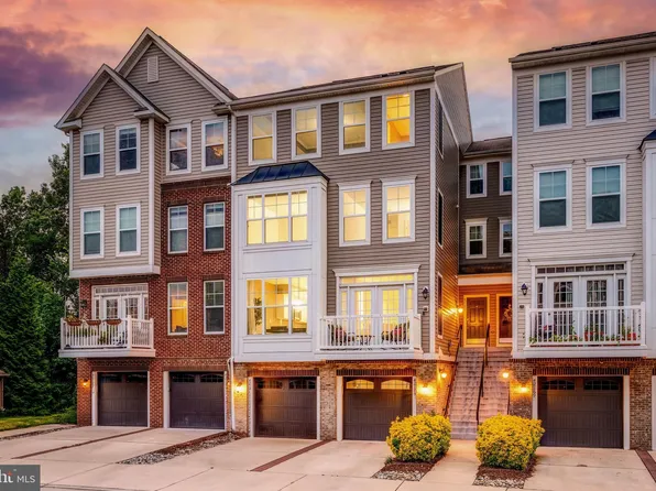 42175 Canary Grass Sq, Aldie, VA 20105