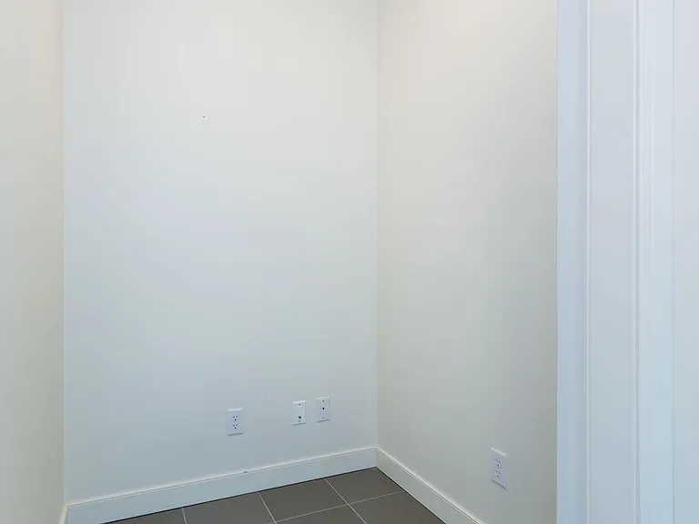 2420 34th Ave SW #202 — Photo 14